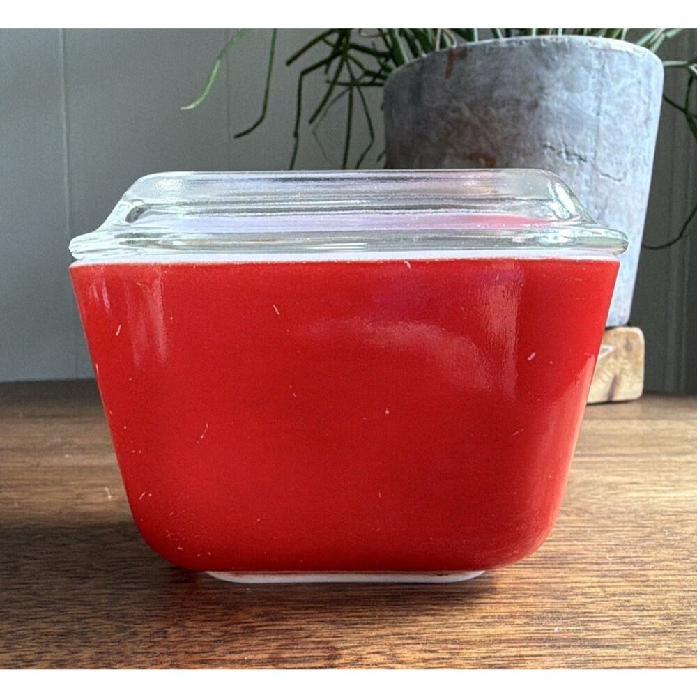 Pyrex 503 Vintage Red Glass 1 Pt Fridgie Storage Container w/ Clear Lid